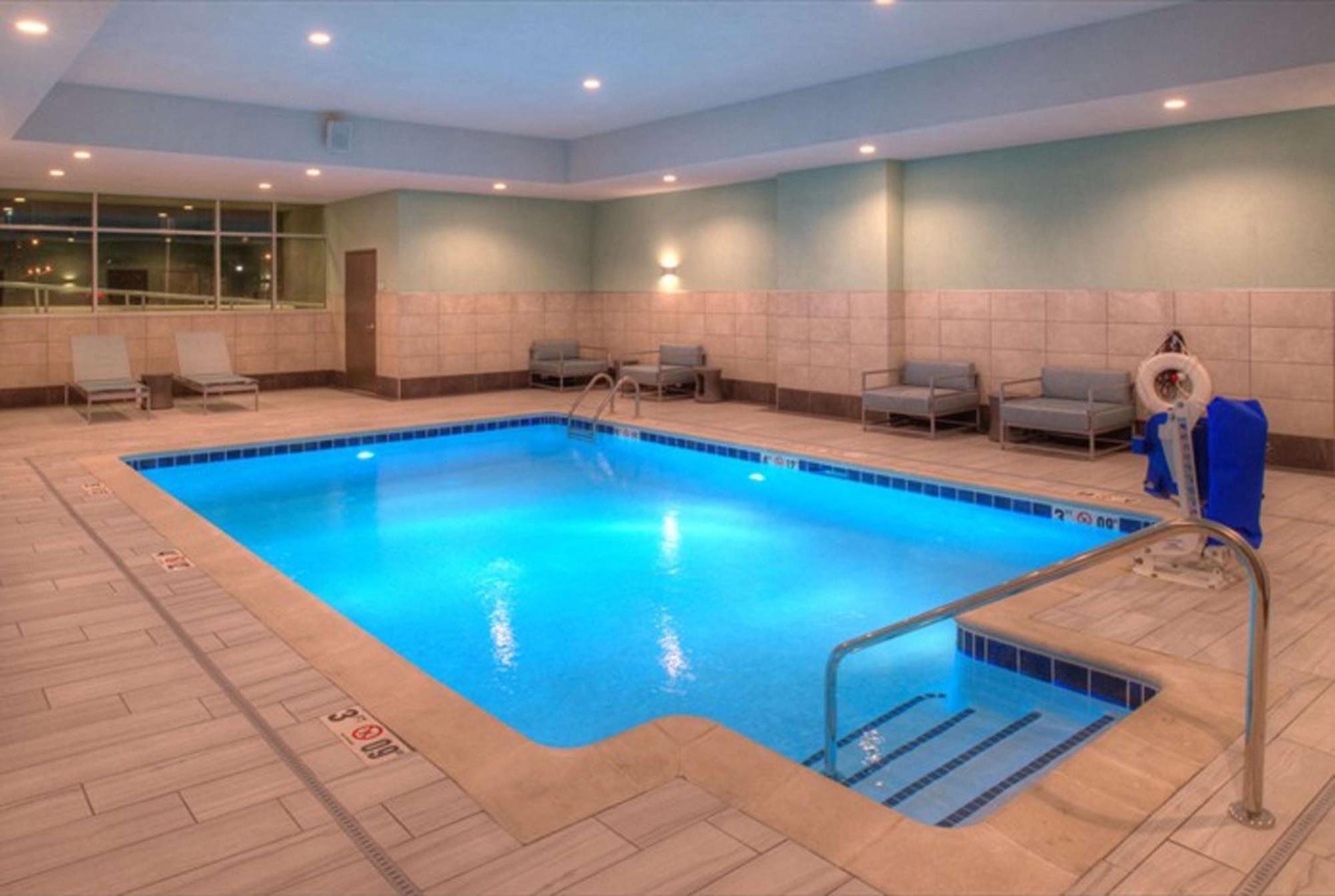 Hilton Garden Inn Little Rock Downtown Exteriör bild