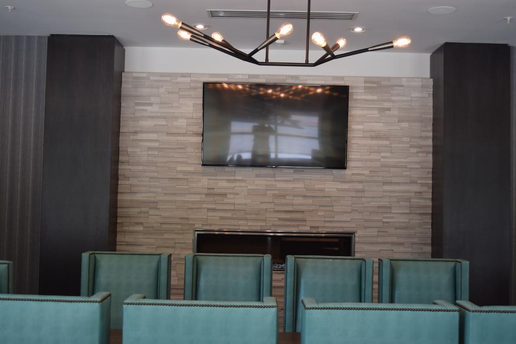 Hilton Garden Inn Little Rock Downtown Exteriör bild