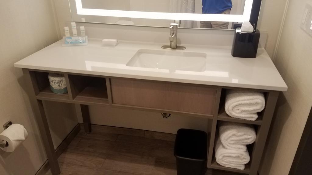 Hilton Garden Inn Little Rock Downtown Exteriör bild